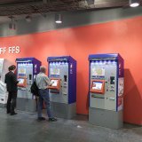Pendant la panne, les billets ont pu être achetés à une partie des automates ou, avec certaines restrictions, auprès du personnel des trains.
